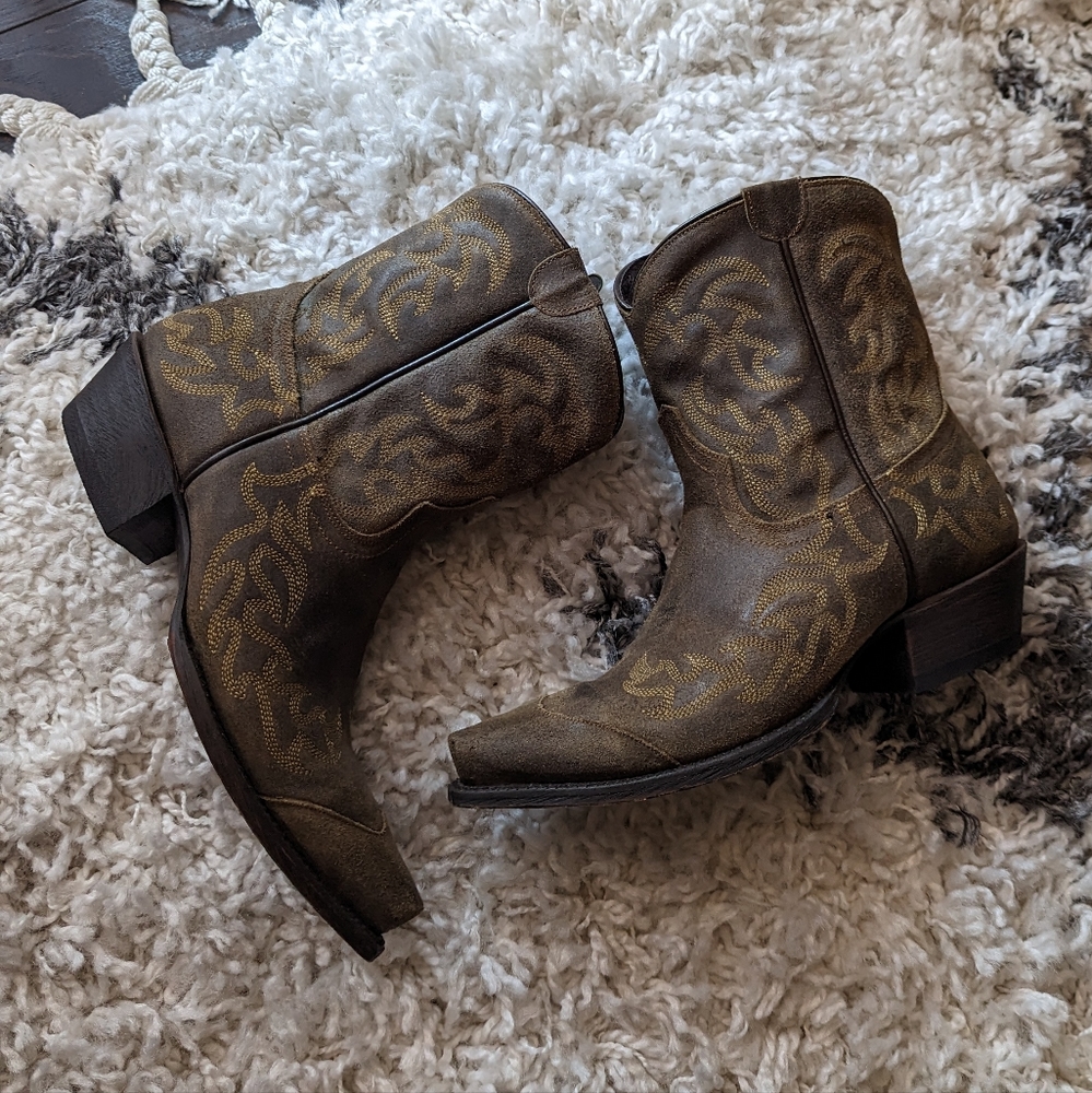 NWT Caborca women's cowboy boots booties size 6 Made in Mexico